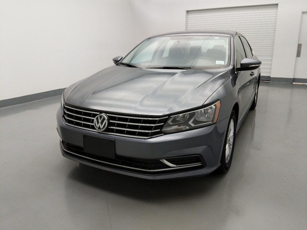 2016 Volkswagen Passat - Driver Front Hood