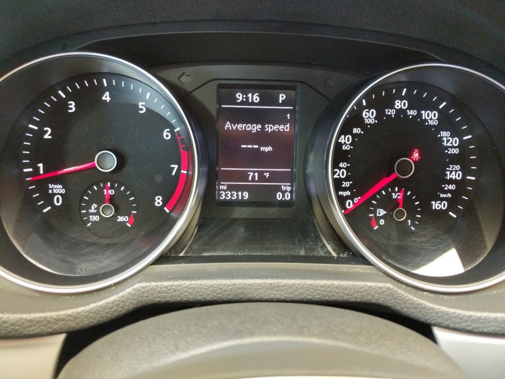 2016 Volkswagen Passat - Odometer Close Up