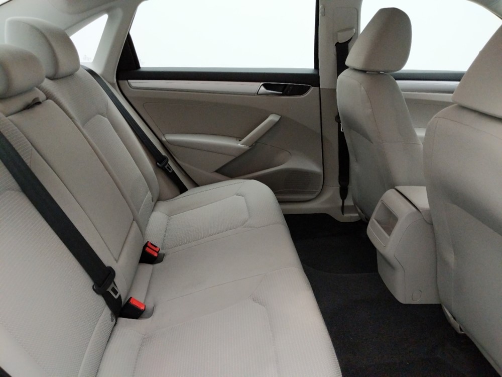 2016 Volkswagen Passat - Passenger Rear Seat