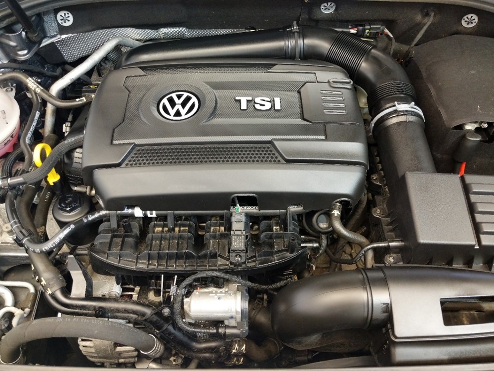 2016 Volkswagen Passat - Engine