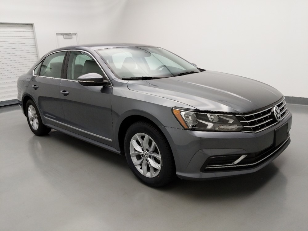 2016 Volkswagen Passat - Passenger Front Bumper