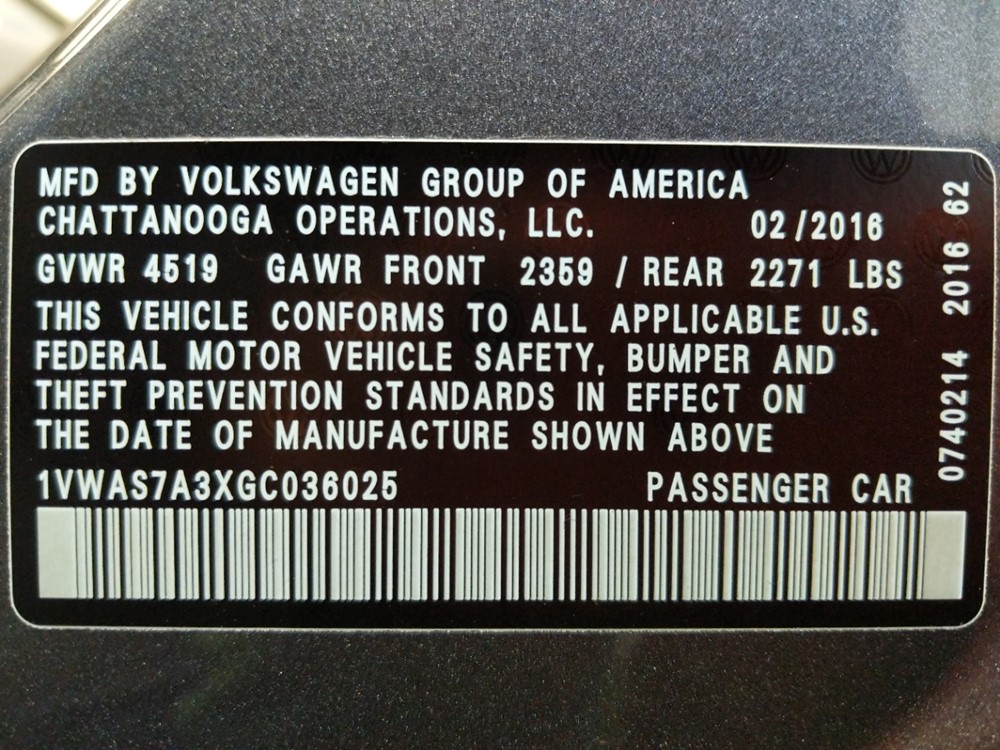 2016 Volkswagen Passat - VIN Plate