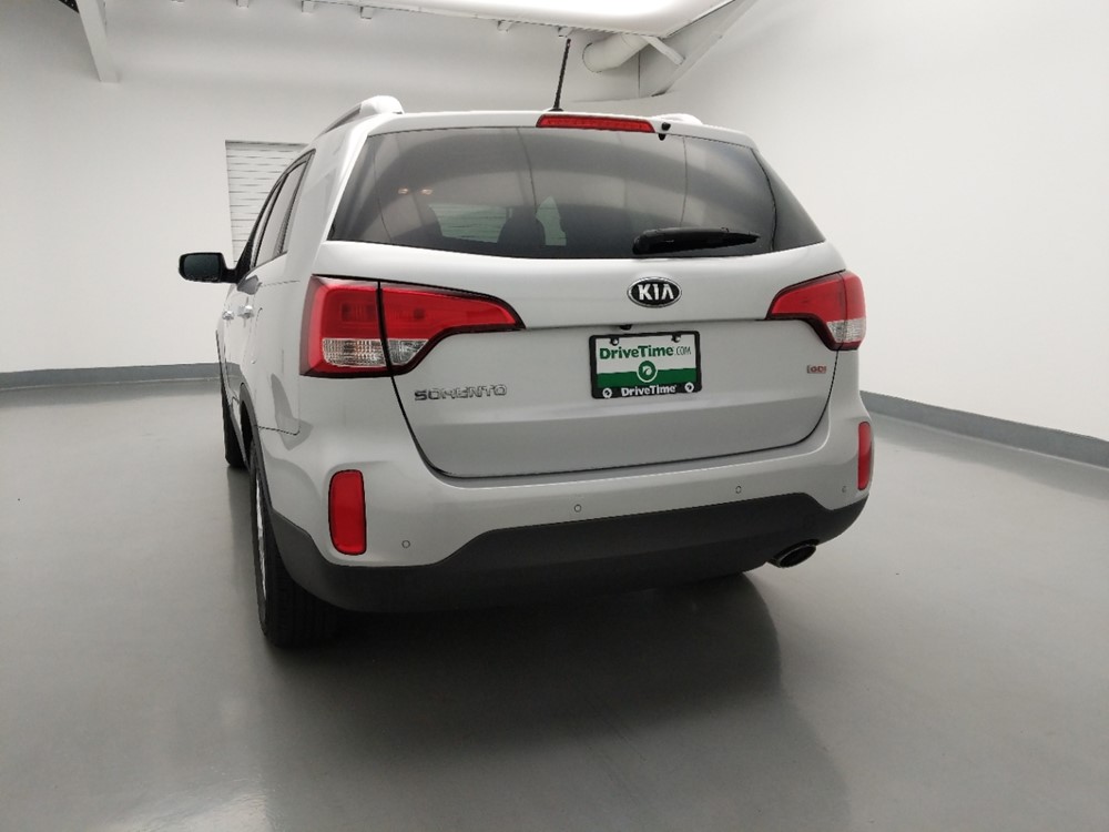 2015 Kia Sorento - Driver Rear Trunk