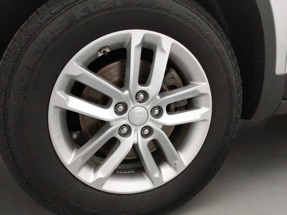 2015 Kia Sorento - Wheel
