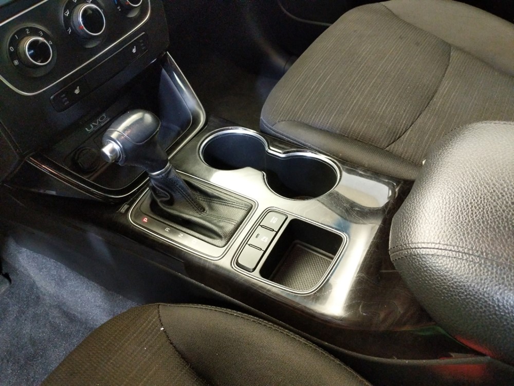 2015 Kia Sorento - Center Console/Cup Holders