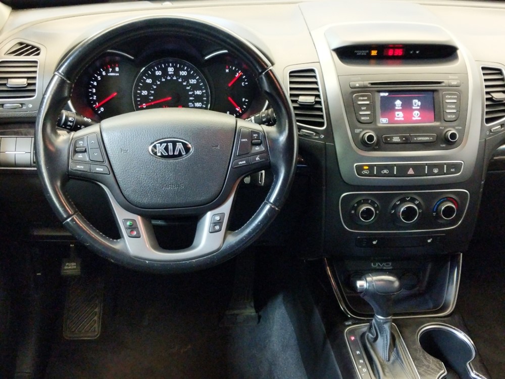 2015 Kia Sorento - Driver Dash