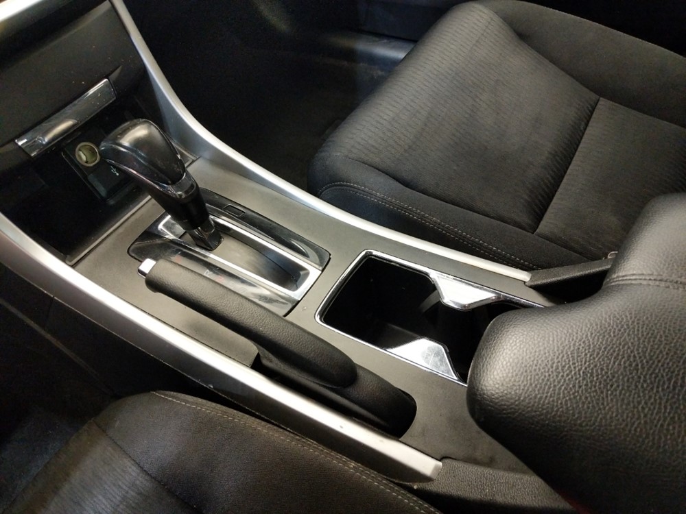2014 Honda Accord - Center Console/Cup Holders