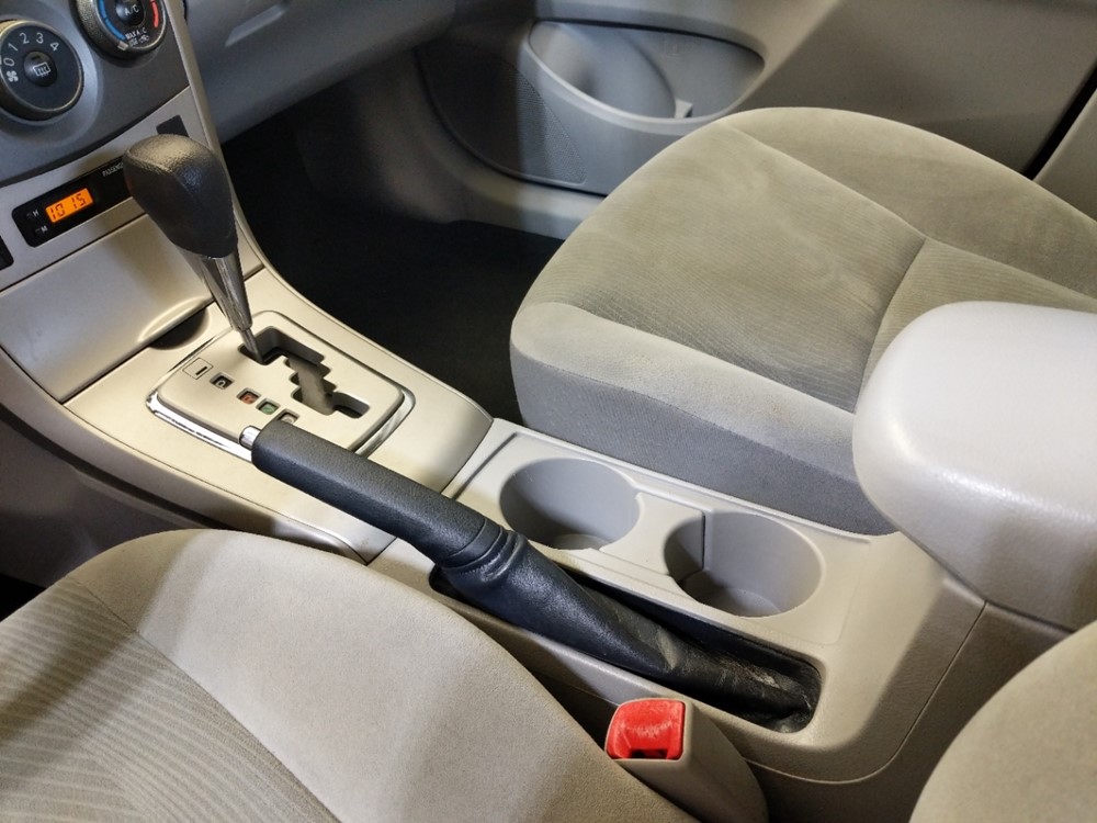 2011 Toyota Corolla - Center Console/Cup Holders