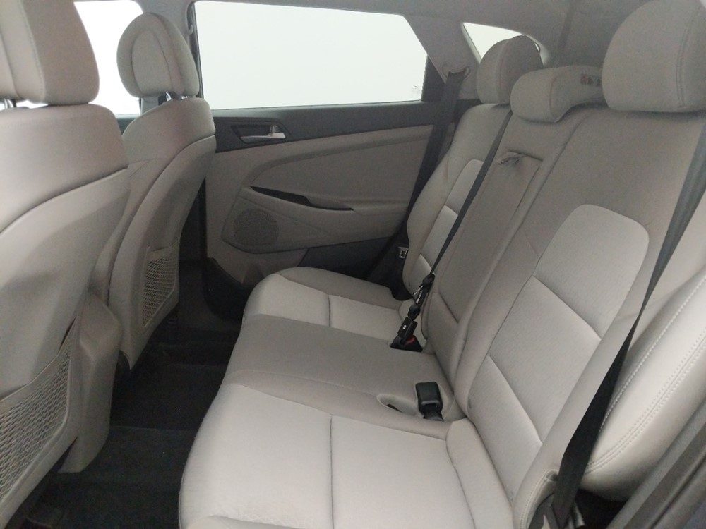 2016 Hyundai Tucson - Driver Rear Seat