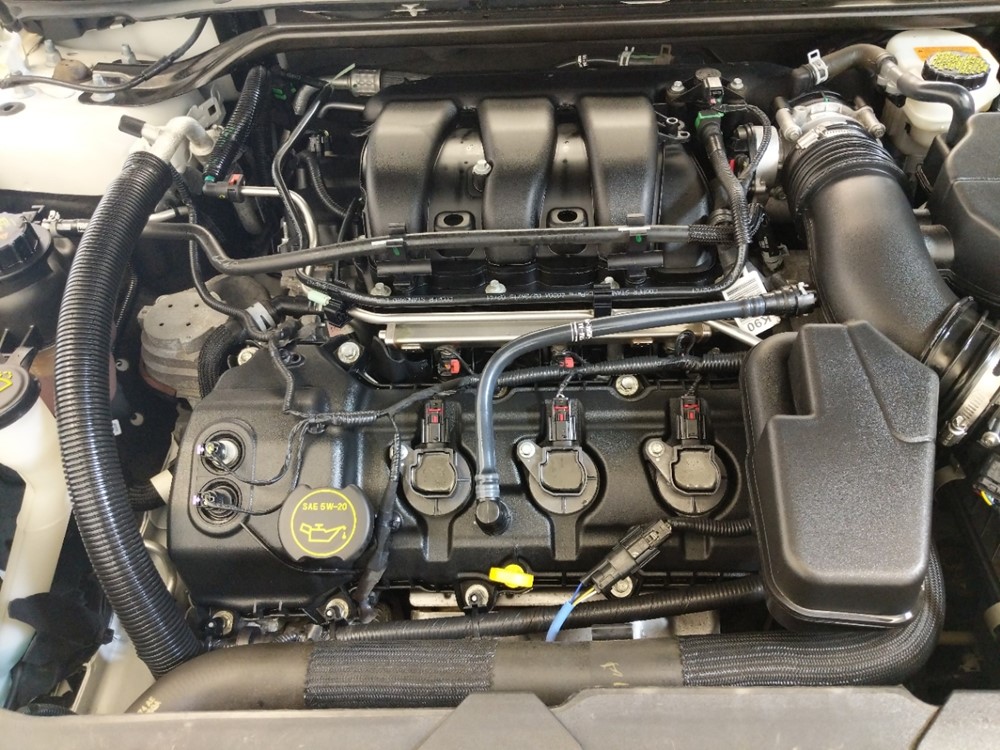 2015 Ford Taurus - Engine