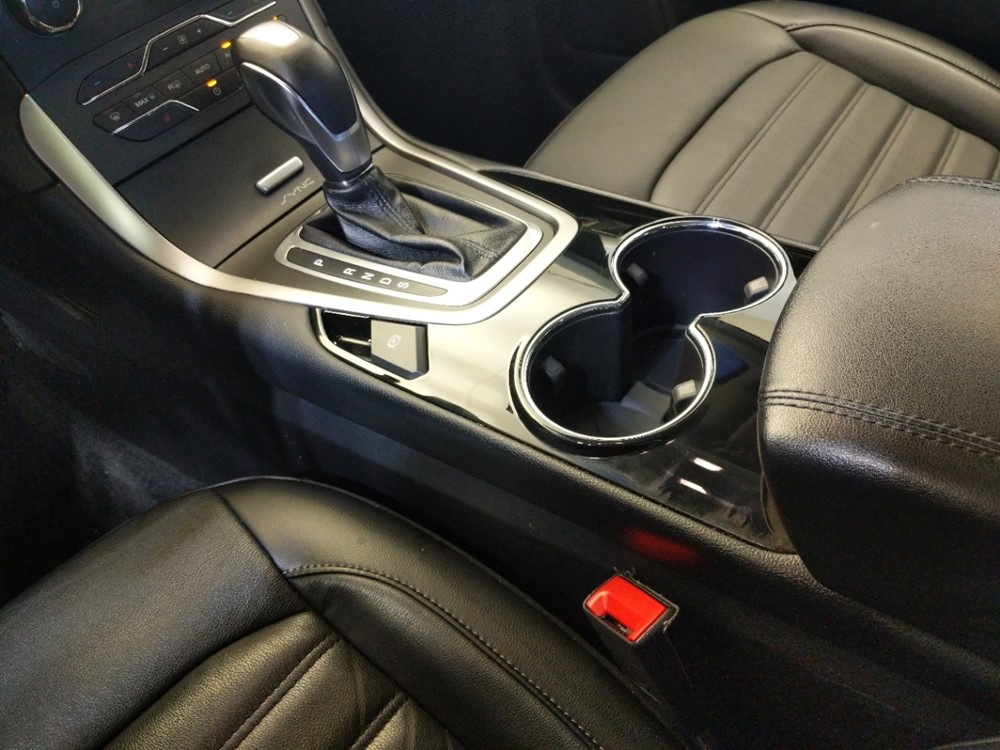 2016 Ford Edge - Center Console/Cup Holders