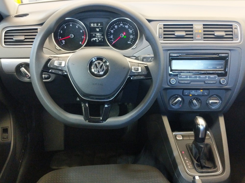 2015 Volkswagen Jetta - Driver Dash
