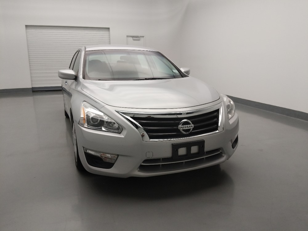 2015 Nissan Altima - Passenger Front Hood