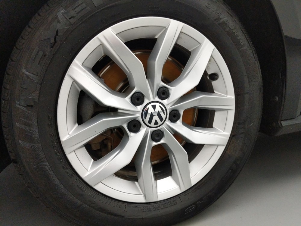 2016 Volkswagen Passat - Wheel