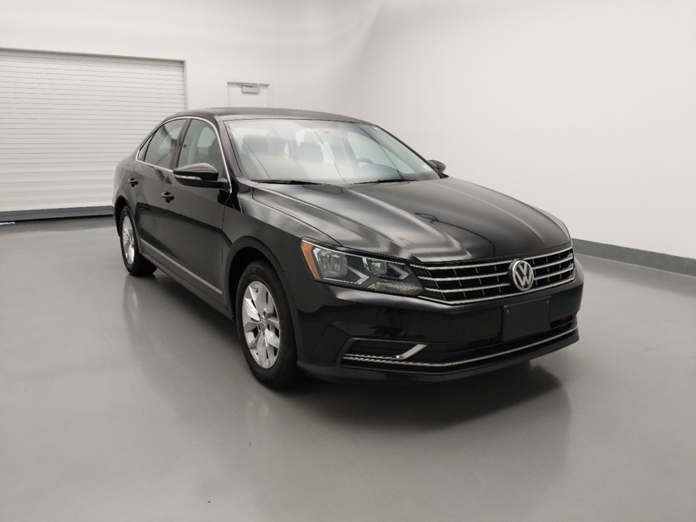 2016 Volkswagen Passat - Passenger Front Bumper