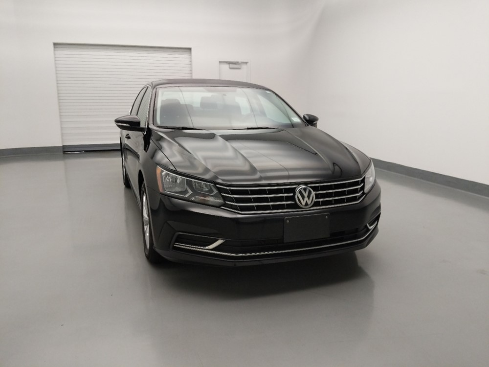 2016 Volkswagen Passat - Passenger Front Hood