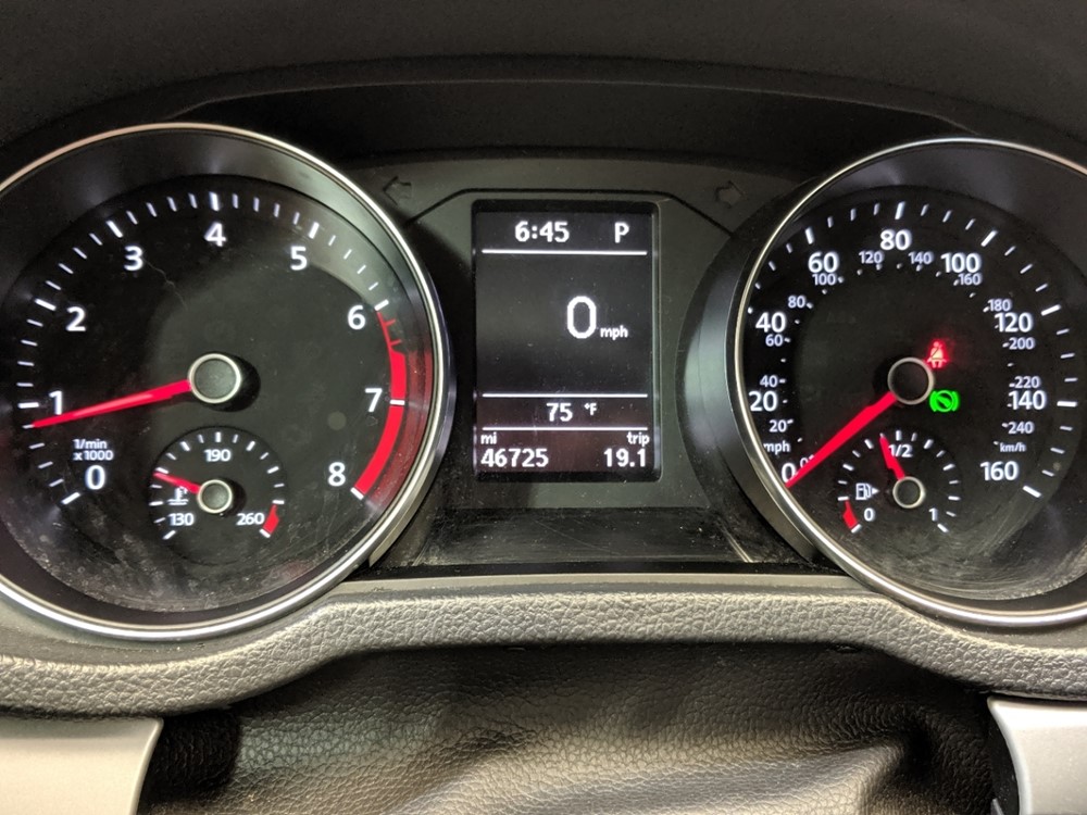 2016 Volkswagen Passat - Odometer Close Up
