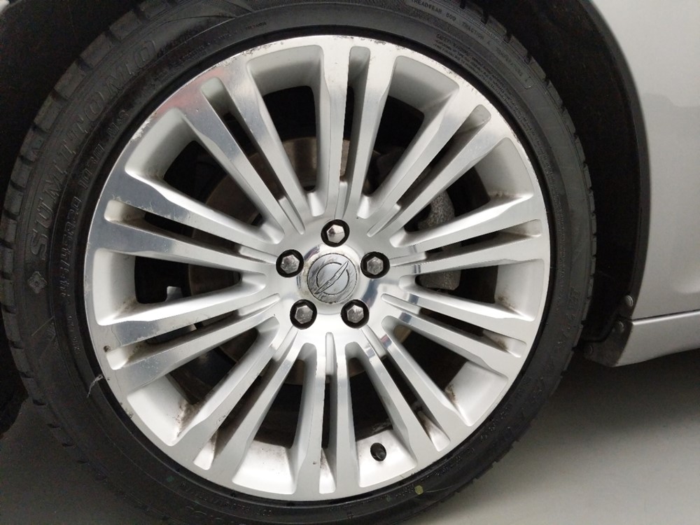 2013 Chrysler 300 - Wheel