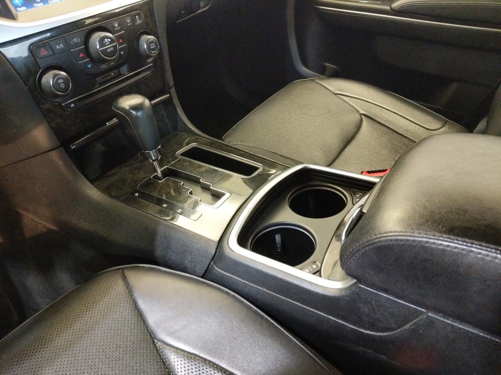 2013 Chrysler 300 - Center Console/Cup Holders