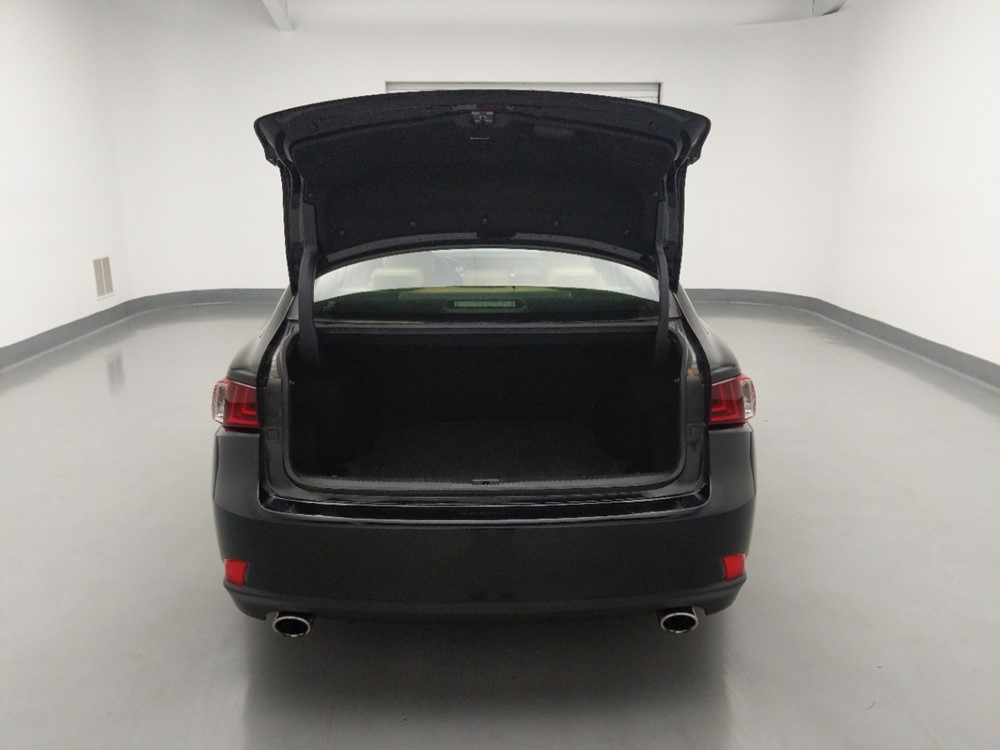 2016 Lexus IS 300 - Trunk