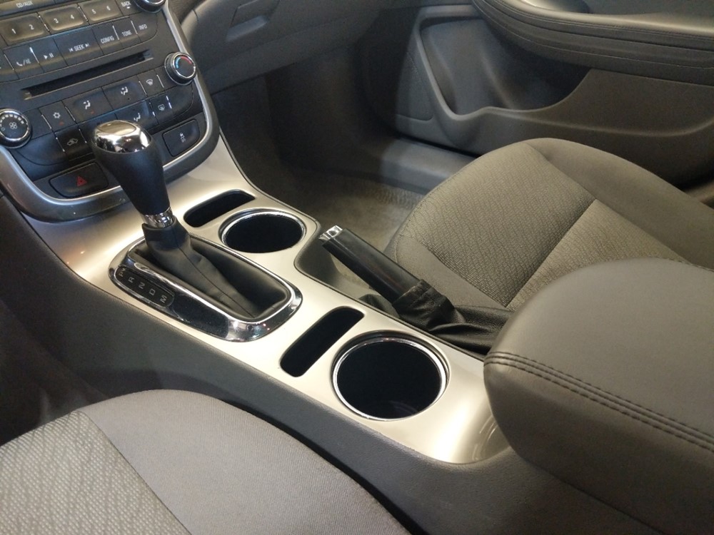 2016 Chevrolet Malibu - Center Console/Cup Holders
