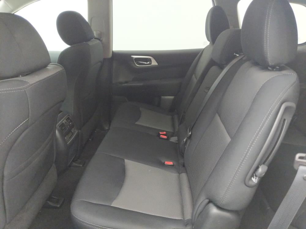 2017 Nissan Pathfinder - Driver Rear Seat