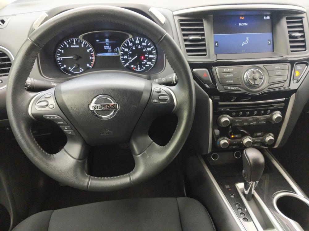 2017 Nissan Pathfinder - Driver Dash