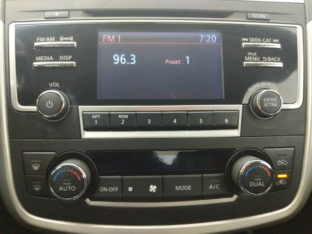 2017 Nissan Altima - Stereo Package
