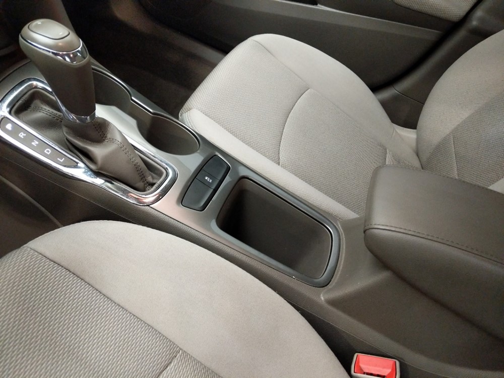 2017 Chevrolet Cruze - Center Console/Cup Holders