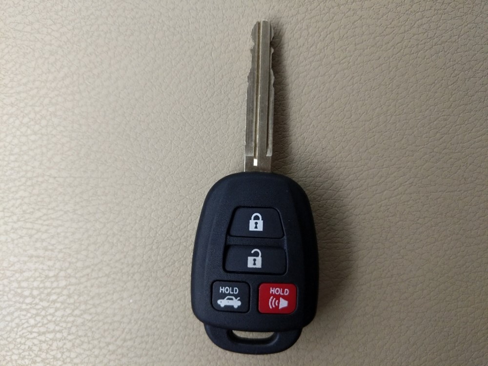 2015 Toyota Highlander - Keys