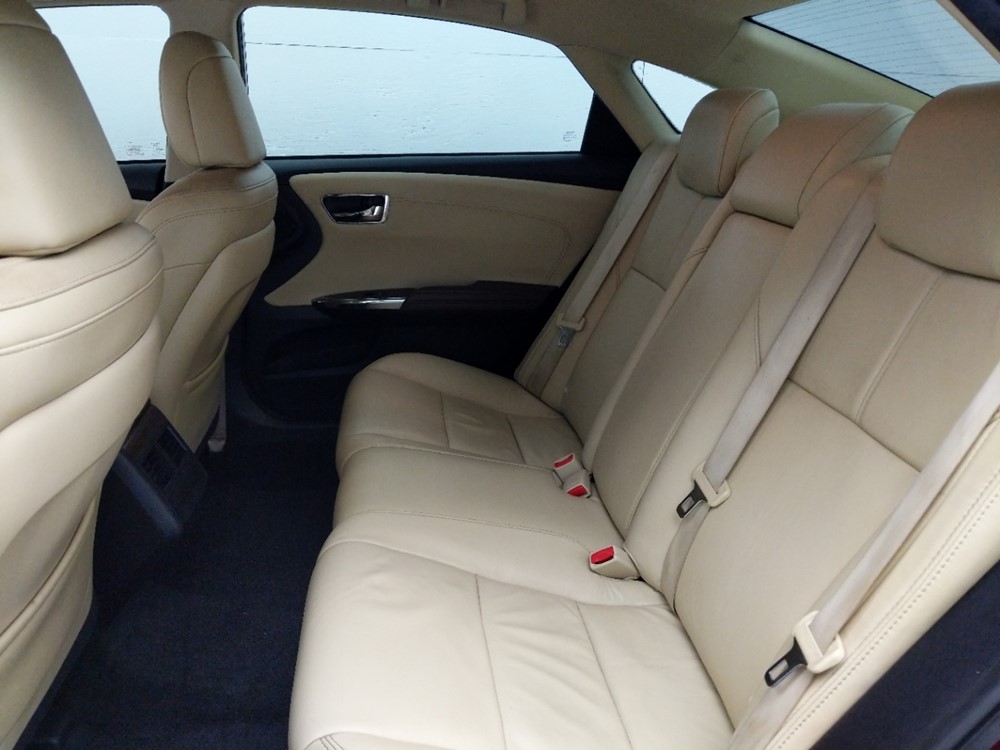 2015 Toyota Avalon - Driver Rear Seat
