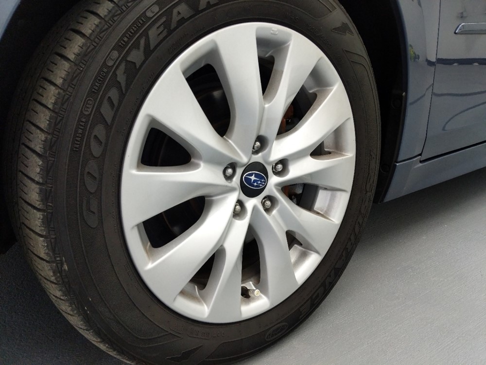 2016 Subaru Legacy - Wheel