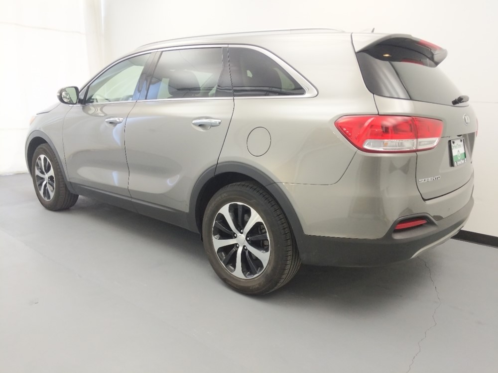 2016 Kia Sorento - Driver Rear Side