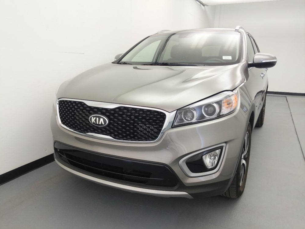 2016 Kia Sorento - Driver Front Hood