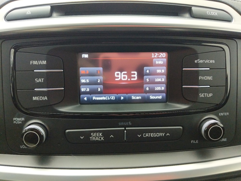 2016 Kia Sorento - Stereo Package