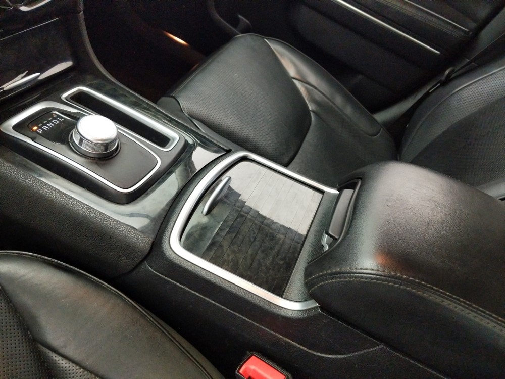 2016 Chrysler 300 - Center Console/Cup Holders