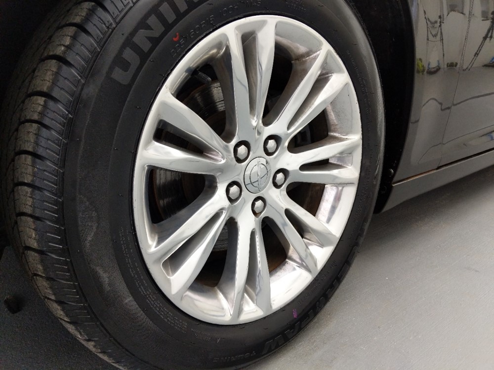 2016 Chrysler 300 - Wheel
