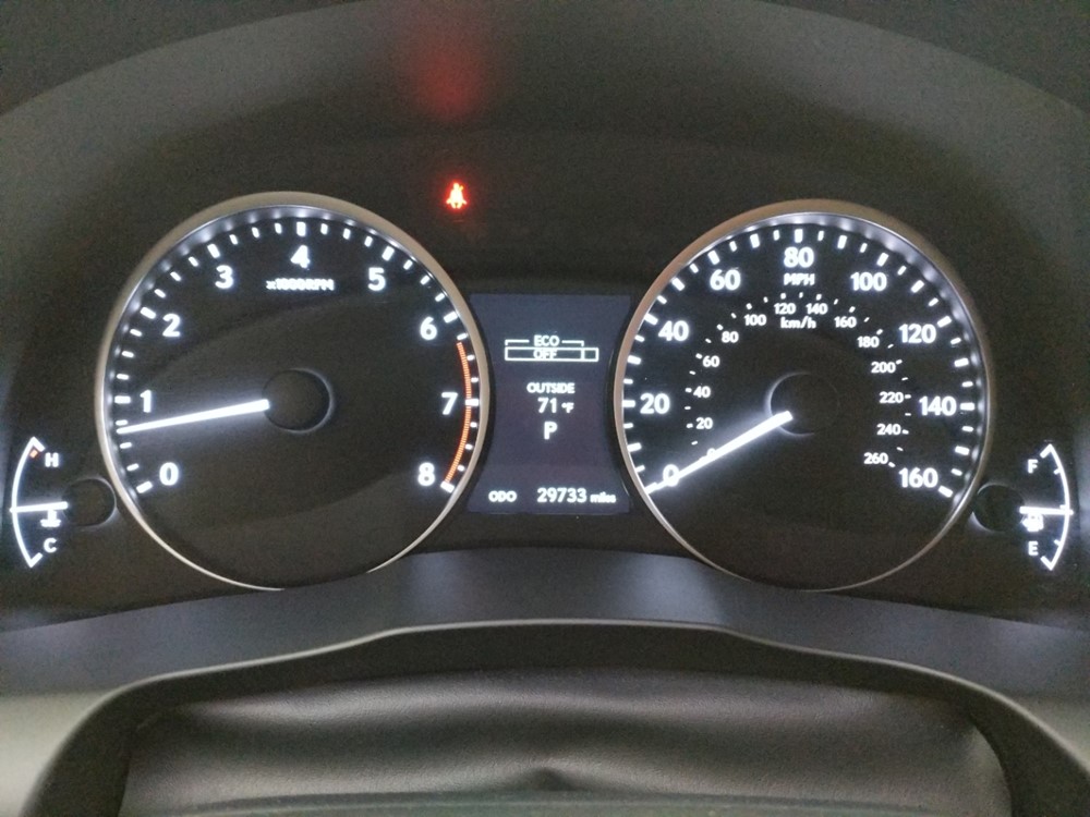 2015 Lexus ES 350 - Odometer Close Up