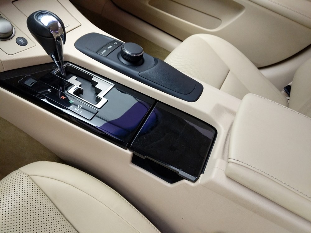 2015 Lexus ES 350 - Center Console/Cup Holders