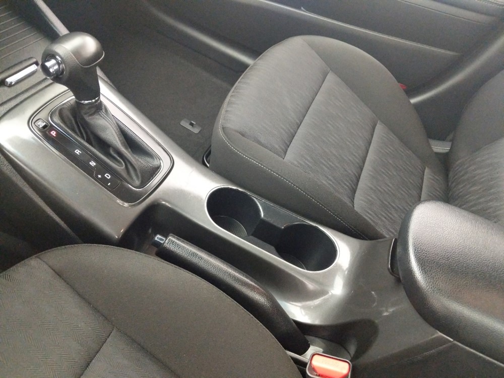 2016 Kia Forte - Center Console/Cup Holders