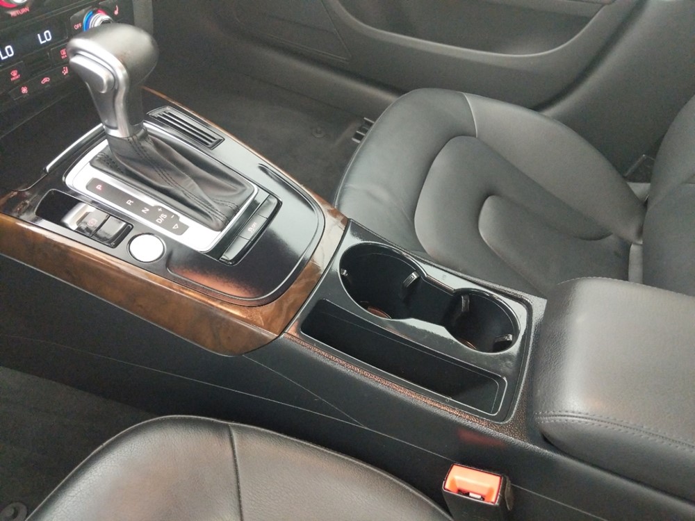 2016 Audi A4 - Center Console/Cup Holders