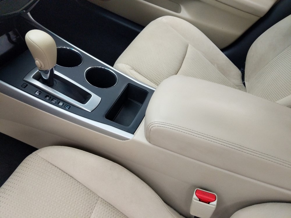 2015 Nissan Altima - Center Console/Cup Holders
