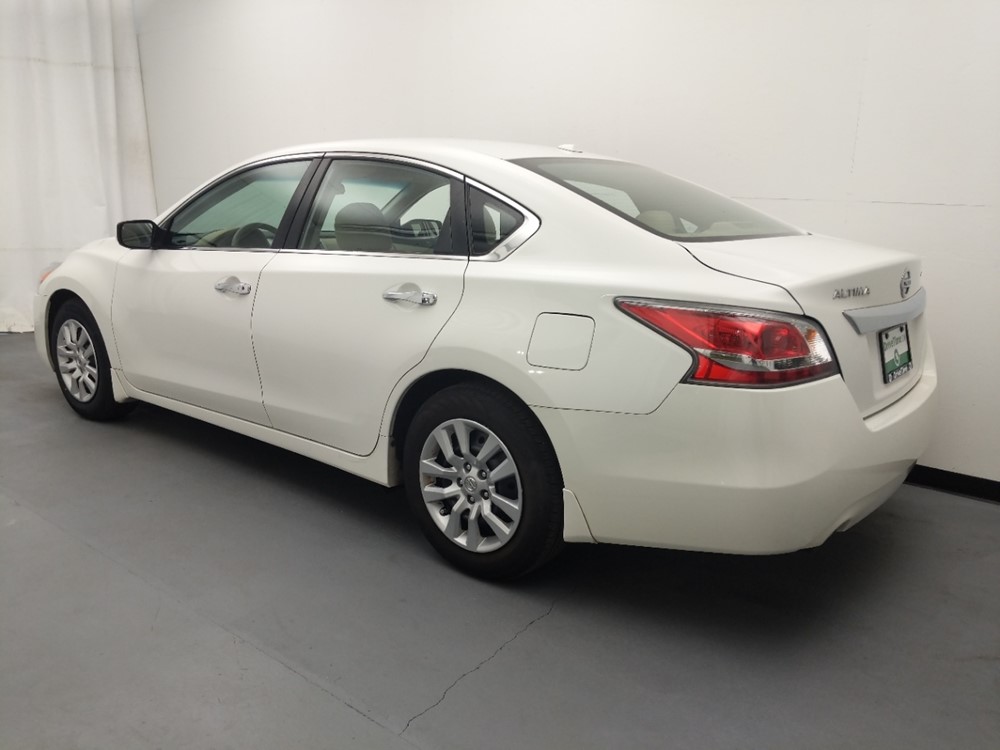 2015 Nissan Altima - Driver Rear Bumper