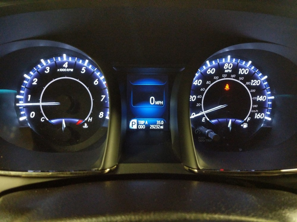 2015 Toyota Avalon - Odometer Close Up
