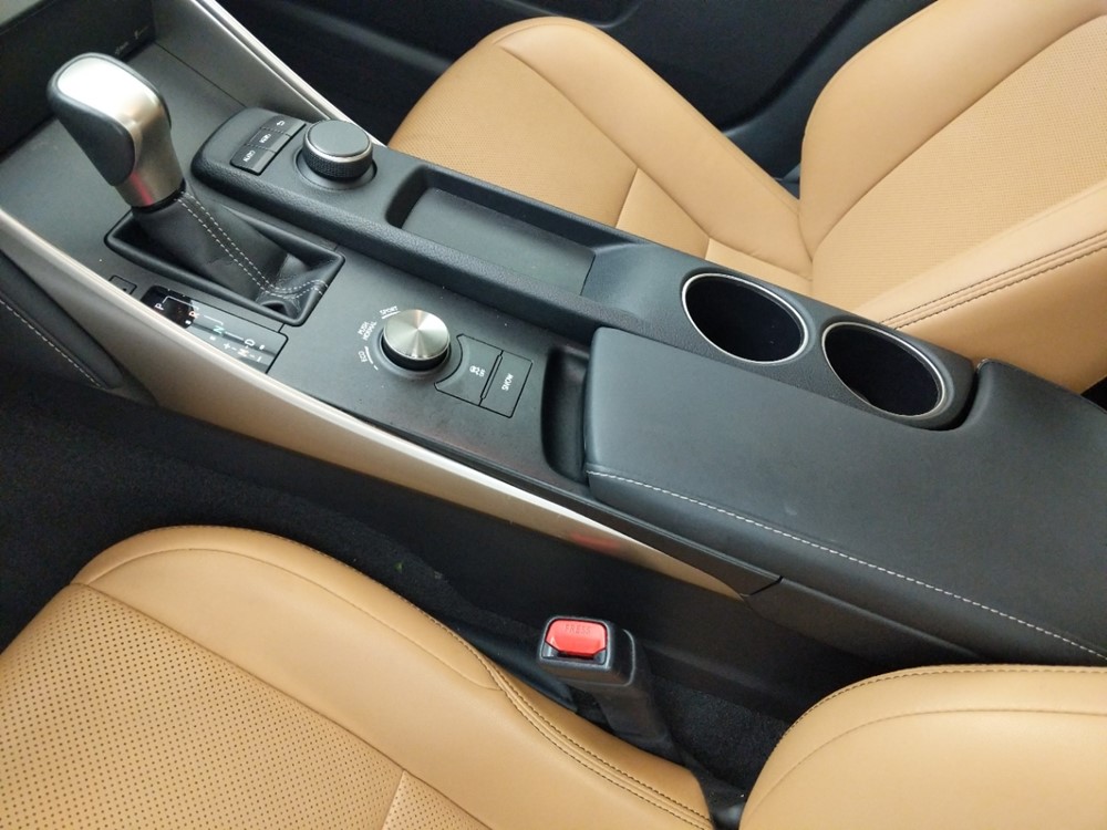 2016 Lexus IS 200t - Center Console/Cup Holders