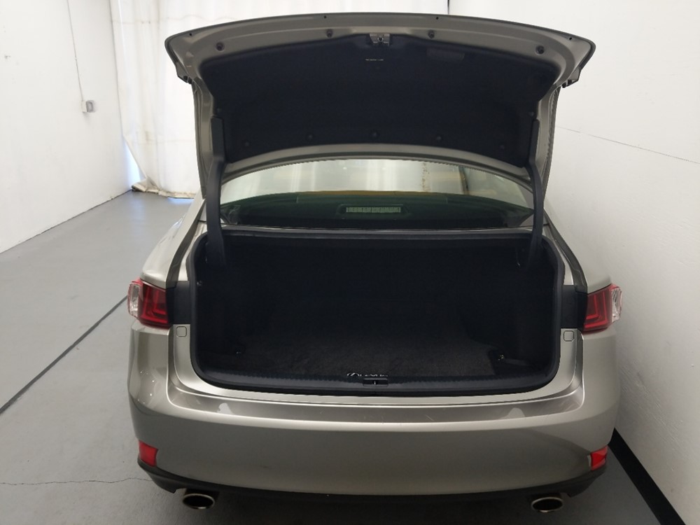 2016 Lexus IS 200t - Trunk