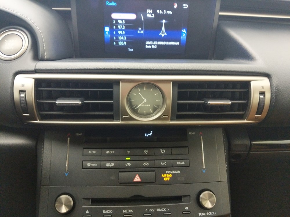 2016 Lexus IS 200t - Stereo Package