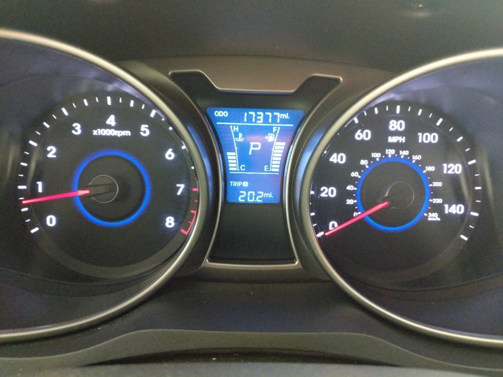 2016 Hyundai Veloster - Odometer Close Up