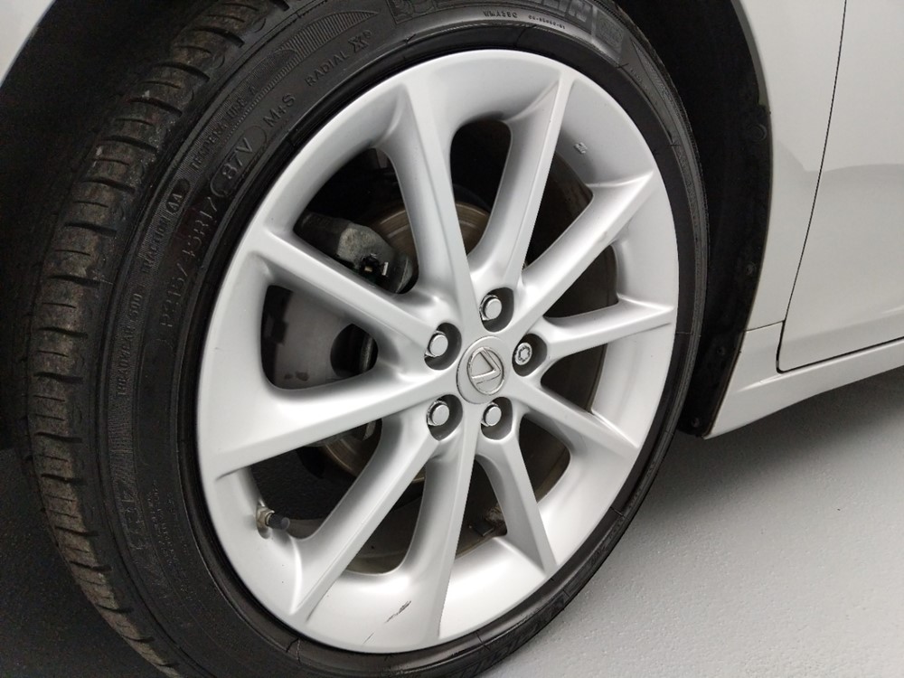 2012 Lexus CT 200h - Wheel