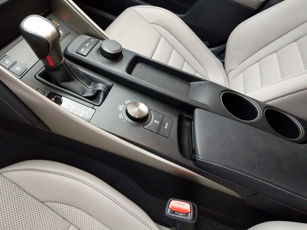 2015 Lexus IS 250 - Center Console/Cup Holders